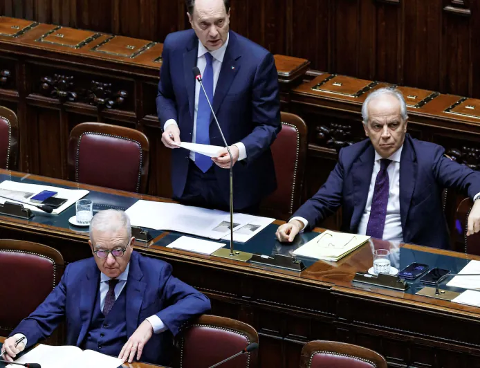 İtalyan hükümeti, Paragon casus yazılımını kullanarak gazetecileri ve göçmen aktivistlerini gözetlediğini reddetti
