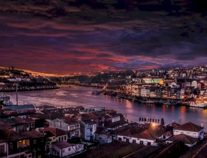Şehirde gece, duyusal bir yolculuktur